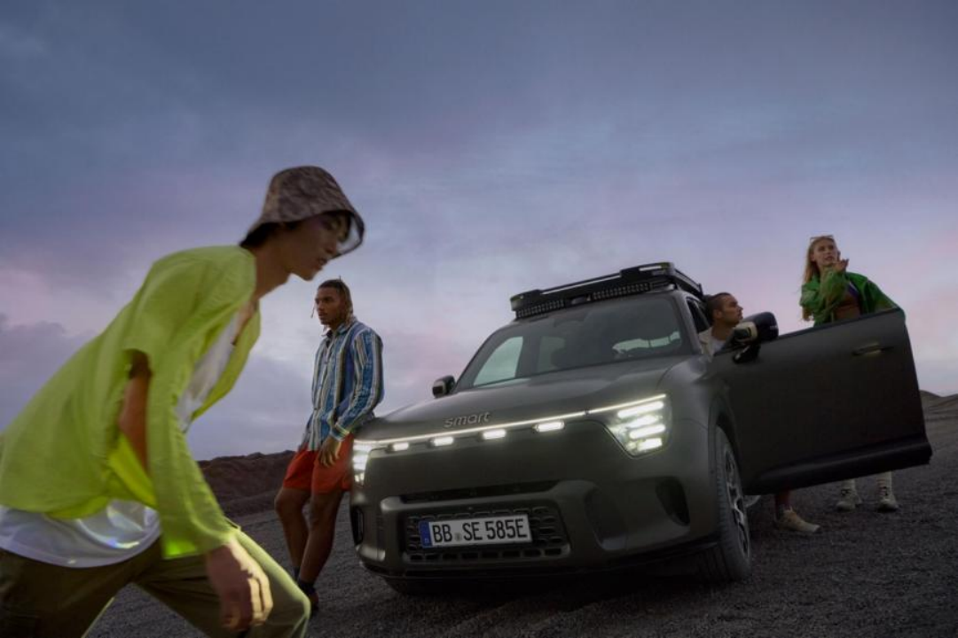 &nbsp;赛博光影贯穿式LED矩阵大灯（图片来源：smart）