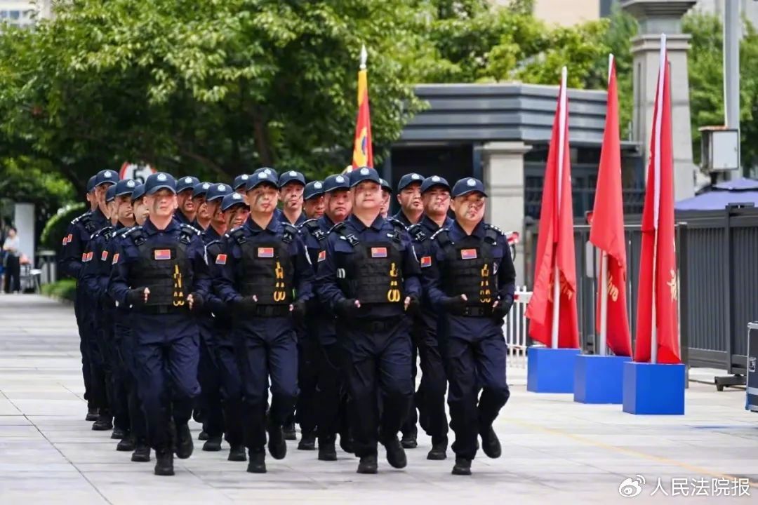我是中国人民警察,我宣誓……"执法公正,纪律严明"总要求"对党忠诚