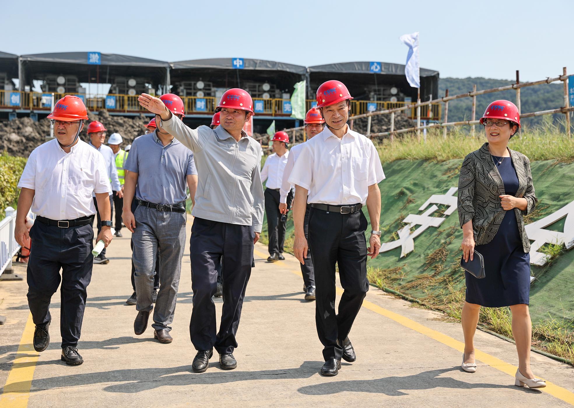 民建江苏省委会专职副主委常本春,民建无锡市委会专职副主委兼秘书长