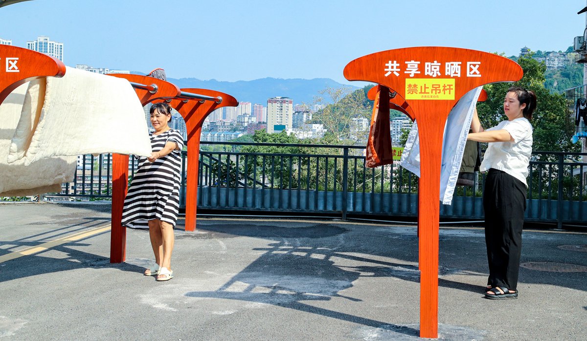 达川区嘎云社区县中安置房小区闲置地建成了共享晾晒区