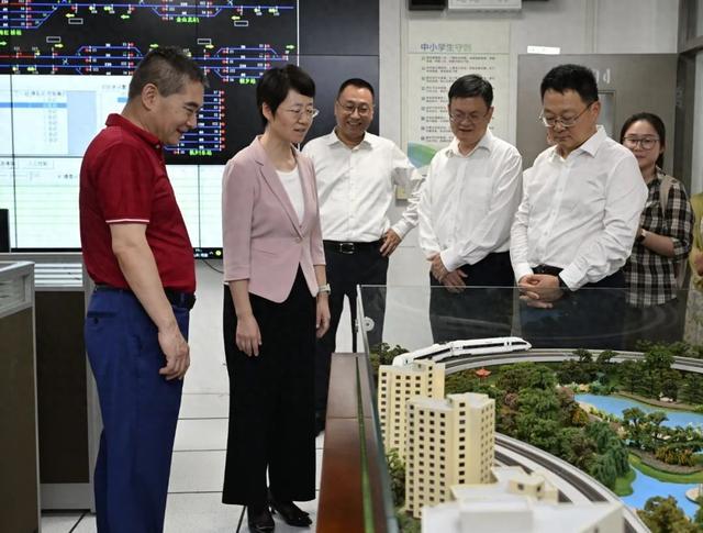 副市长解冬检查中小学开学准备工作|中学_新浪财经_新浪网