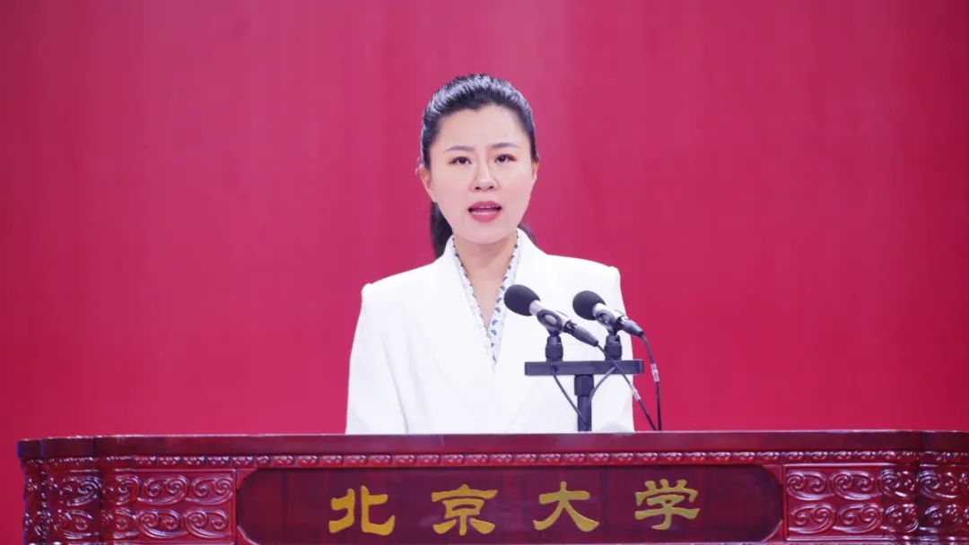中央广播电视总台军事节目中心记者张艺潇▲"杨根思连"所在旅领导