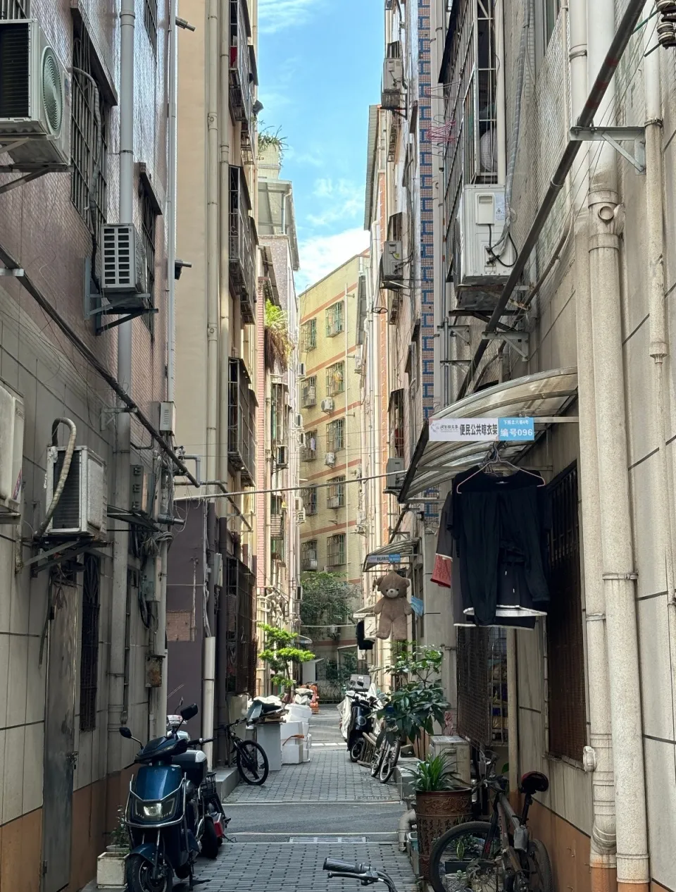 城中村一角。图/九派新闻　李恺