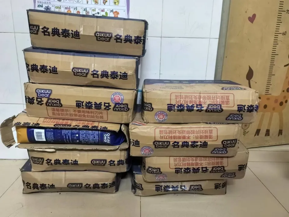 为四个宝宝准备的尿不湿。图/九派新闻　马婕盈