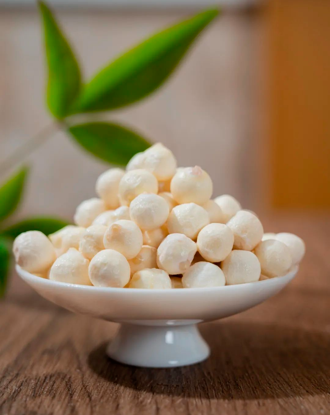 当季鲜采苏州鸡头米,颗颗饱满,色白圆润,一口软糯鲜甜!|鸡头米_新浪财