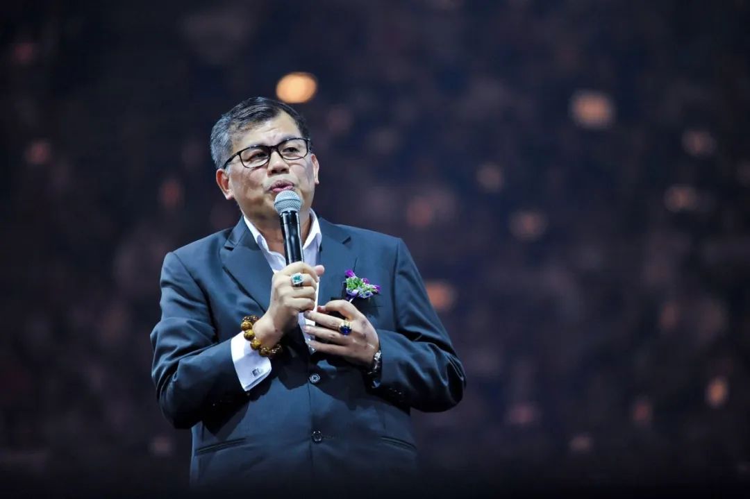 “红通”富豪,和尚梦碎|人民币_新浪财经_新浪网