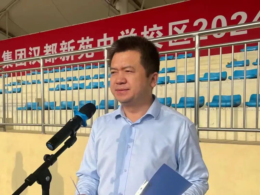 西航二中教育集团总校长王润生,汉都新苑中学校区党支部书记,执行校长