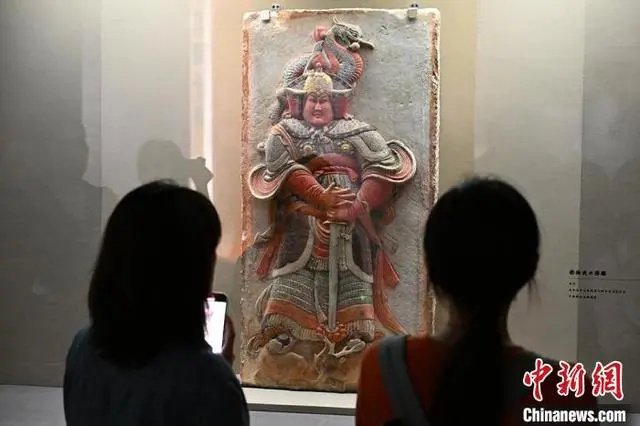 彩绘武士浮雕。图源：中国新闻网