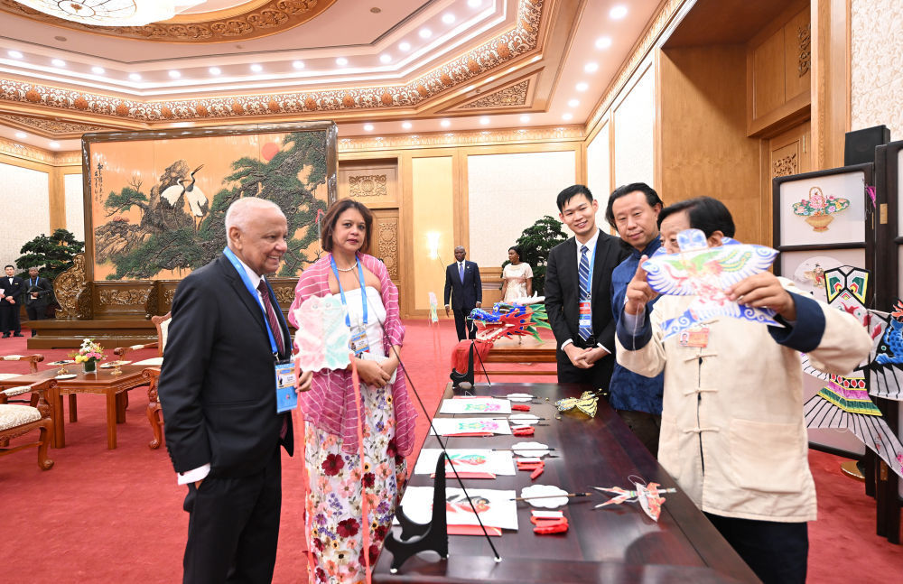 记者:黄敬文 燕雁 申宏 毕晓洋 虞东升 李琰 金良快 李贺