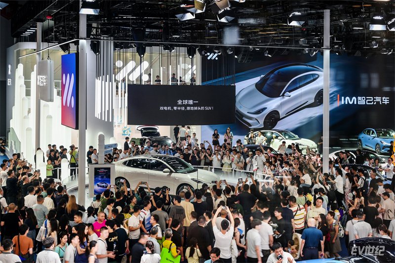 智己汽车8月交付6117台，连续三个月同比增长超200%