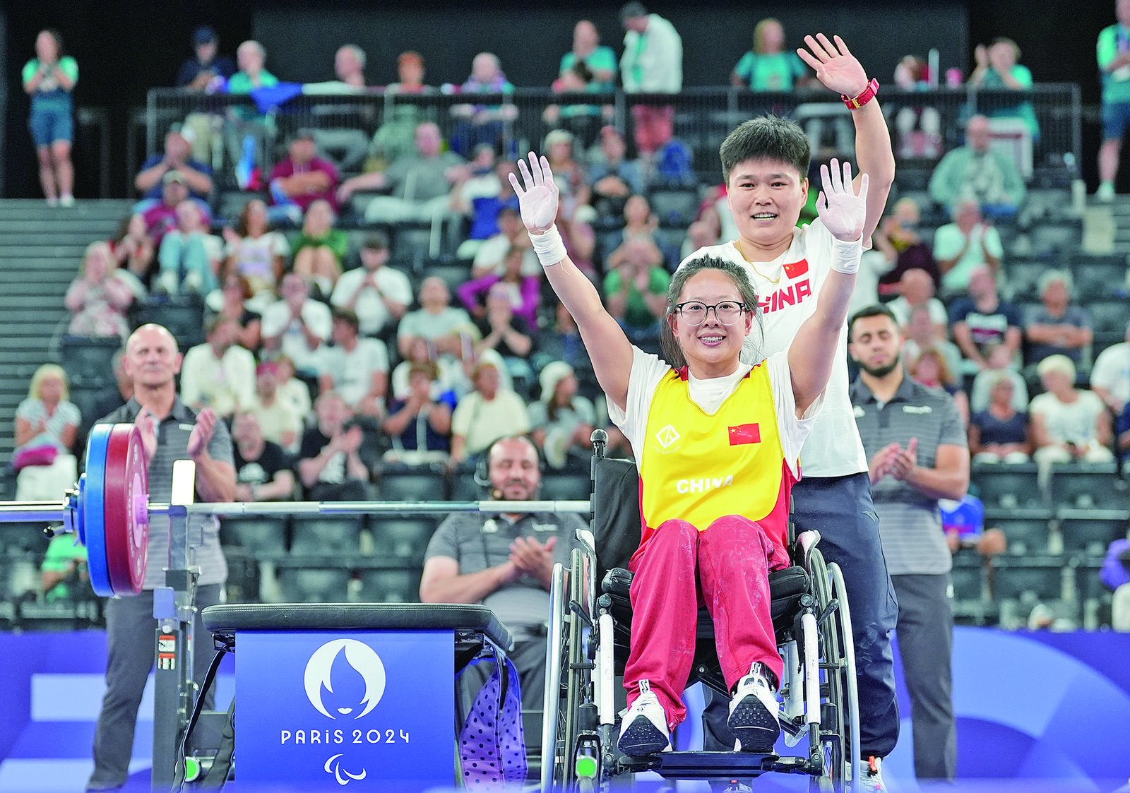 自行车赛场见证传奇 中国举重队"开门红"