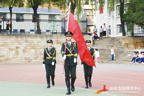 护旗手英姿飒爽