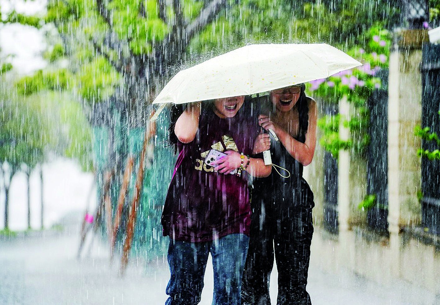 一场瓢泼大雨后重庆还会热吗?