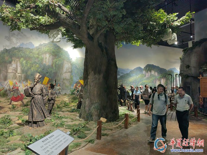 两岸媒体人探访崇义县博物馆 系统了解王阳明心学思想