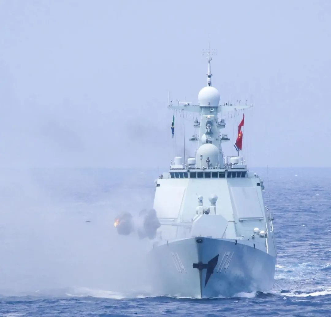 中国海军舰艇编队圆满完成"和平团结-2024"联合演习任务凯旋