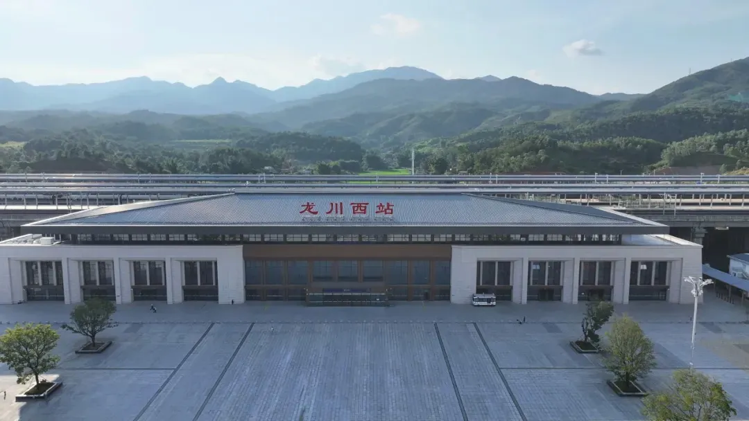 开首:新华社 记者:吴涛