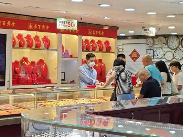 卓信宝:股票怎么玩杠杆才高呢-金价又创新高，有人把龙凤镯都“套现”了，有人还想等等，到底怎样变现最划算？