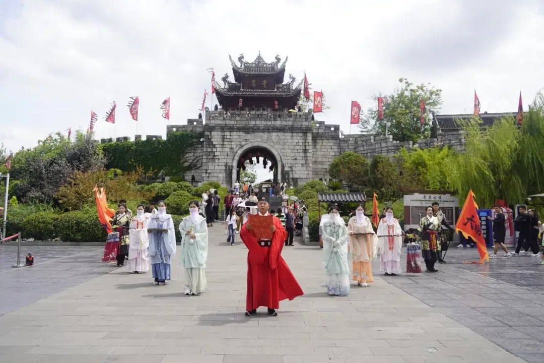 青岩古镇景区“大明志之月满中秋”活动 图片来源于爽爽贵阳秀美花溪