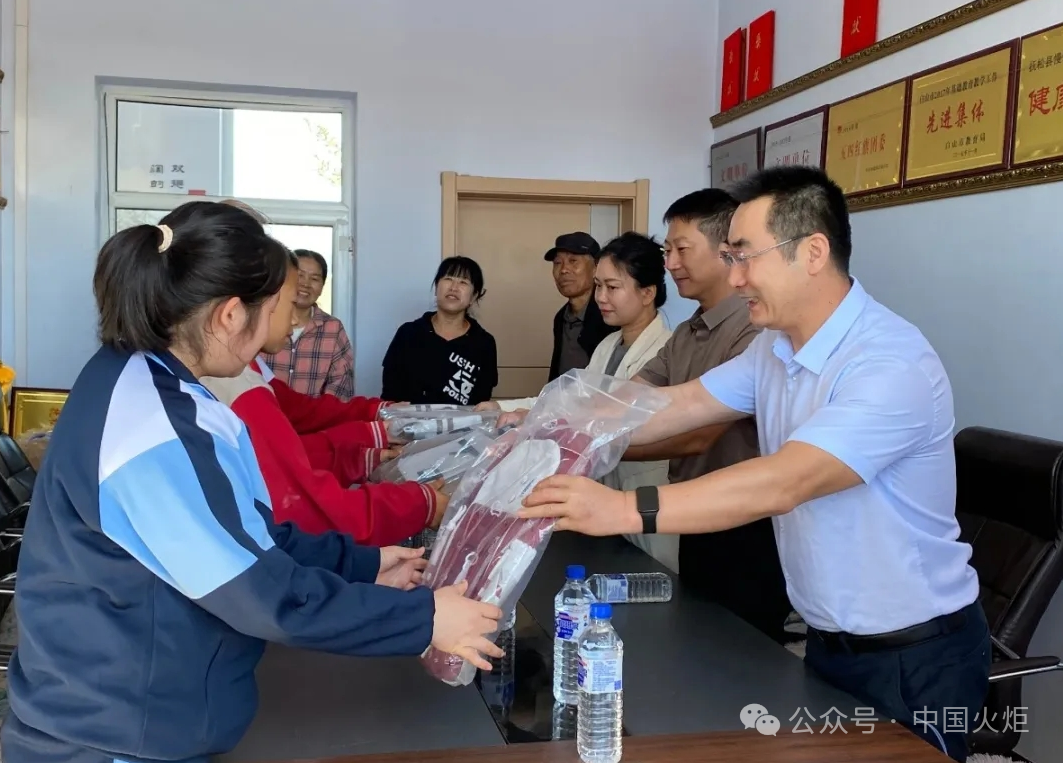 延边朝鲜族自治州9月19日,珲春市海东街道林园社区关工委联合辖区联盟