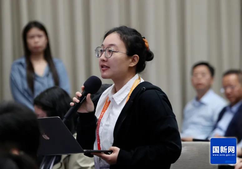 北京后生报记者发问(赵一帆 摄)