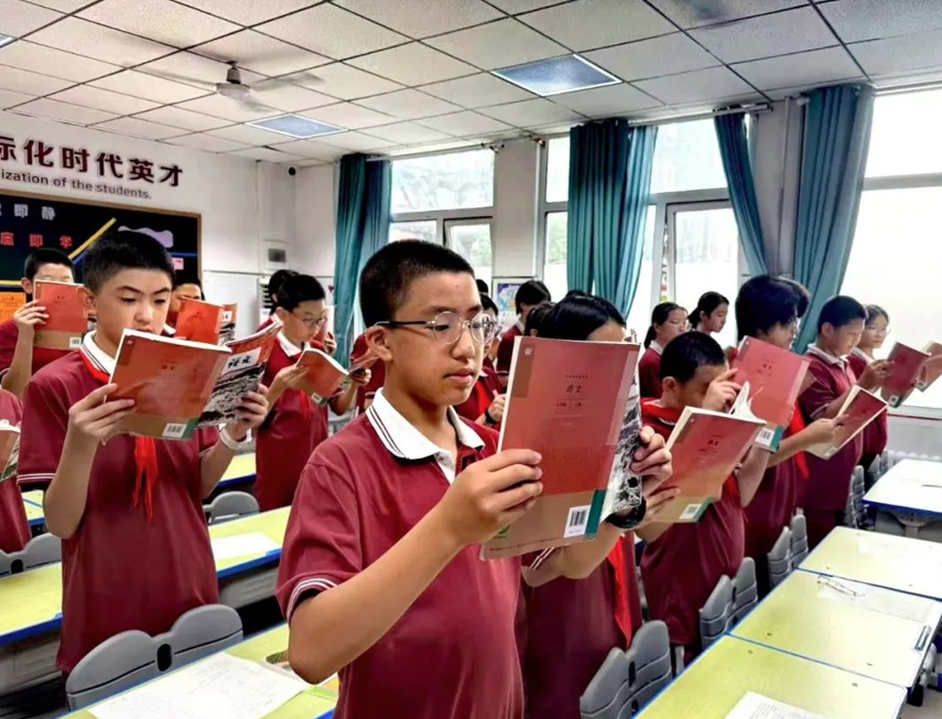 激情满满迎春光 书声琅琅早读忙——初中部习惯养成月之早读_新浪财经_新浪网
