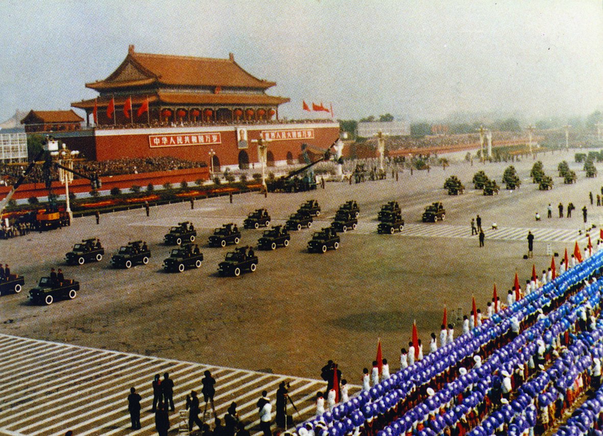 参加了国庆35周年阅兵,获国家科技进步特等奖