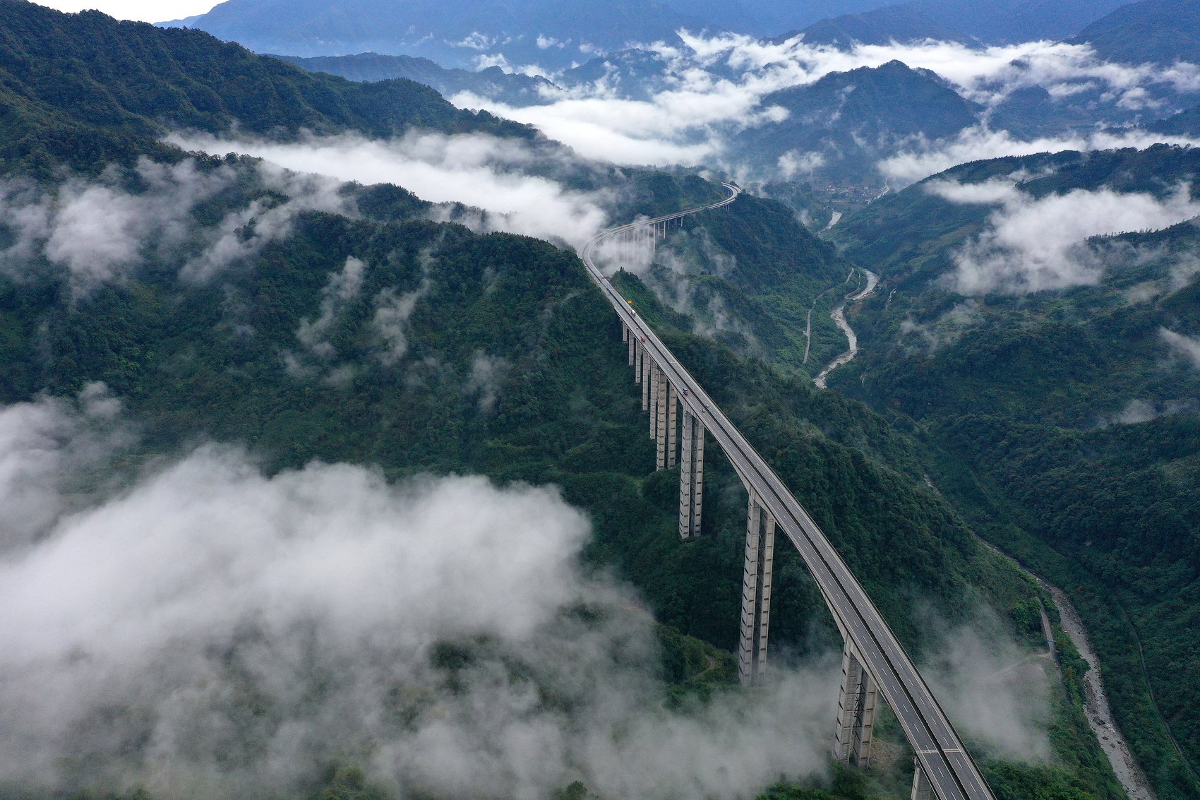 雅西高速公路.四川省交通运输厅供图