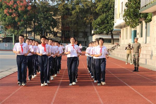 十堰市第十三中学开展七年级行为习惯养成教育活动成果汇报