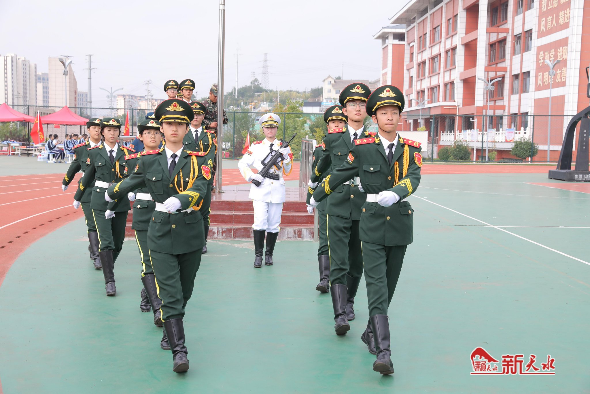 天水市九中校花图片