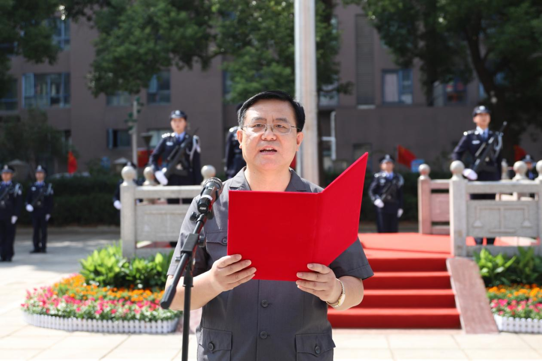 湖南高院党组书记,院长朱玉出席升旗仪式并讲话