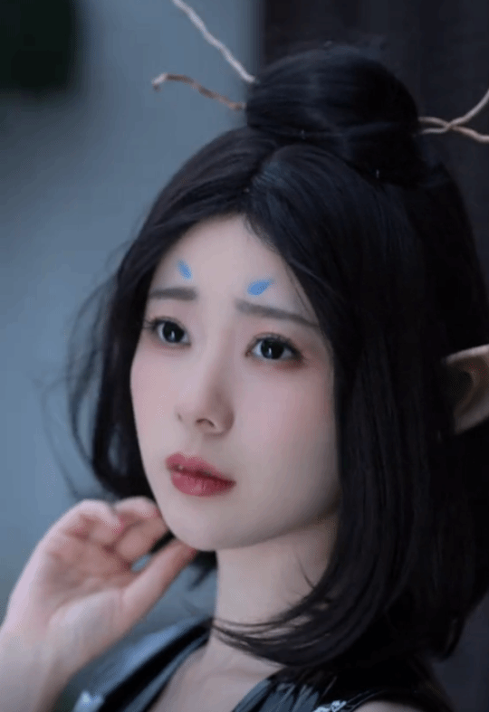 《黑神话》萍萍演员再晒COS:国庆皮肤限时返场|cos|黑神话:悟空|黑神话_新浪科技_新浪网
