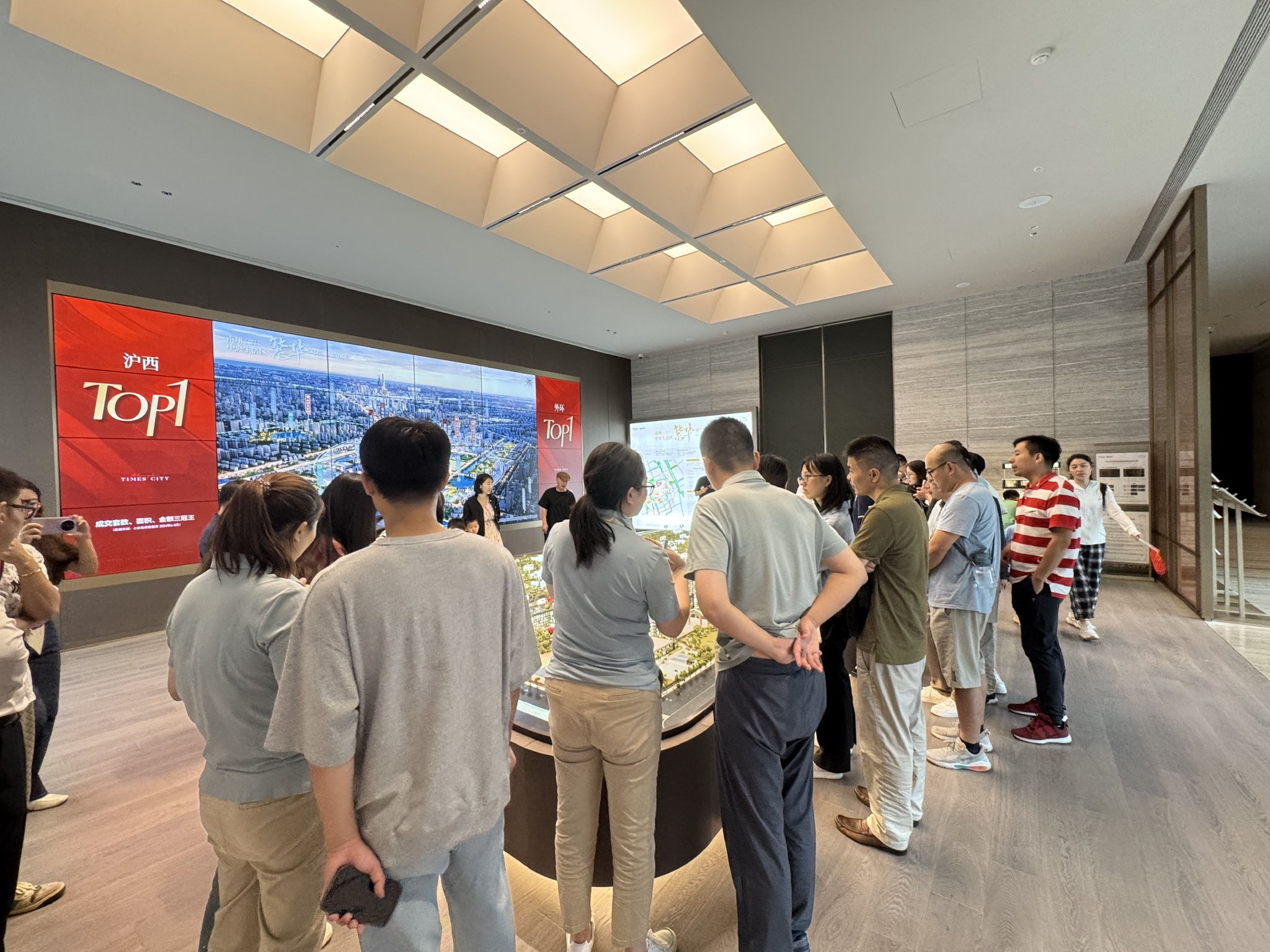 上海国庆楼市实探:新政激活外围市场 二手房观望情绪仍存_新浪财经_新浪网