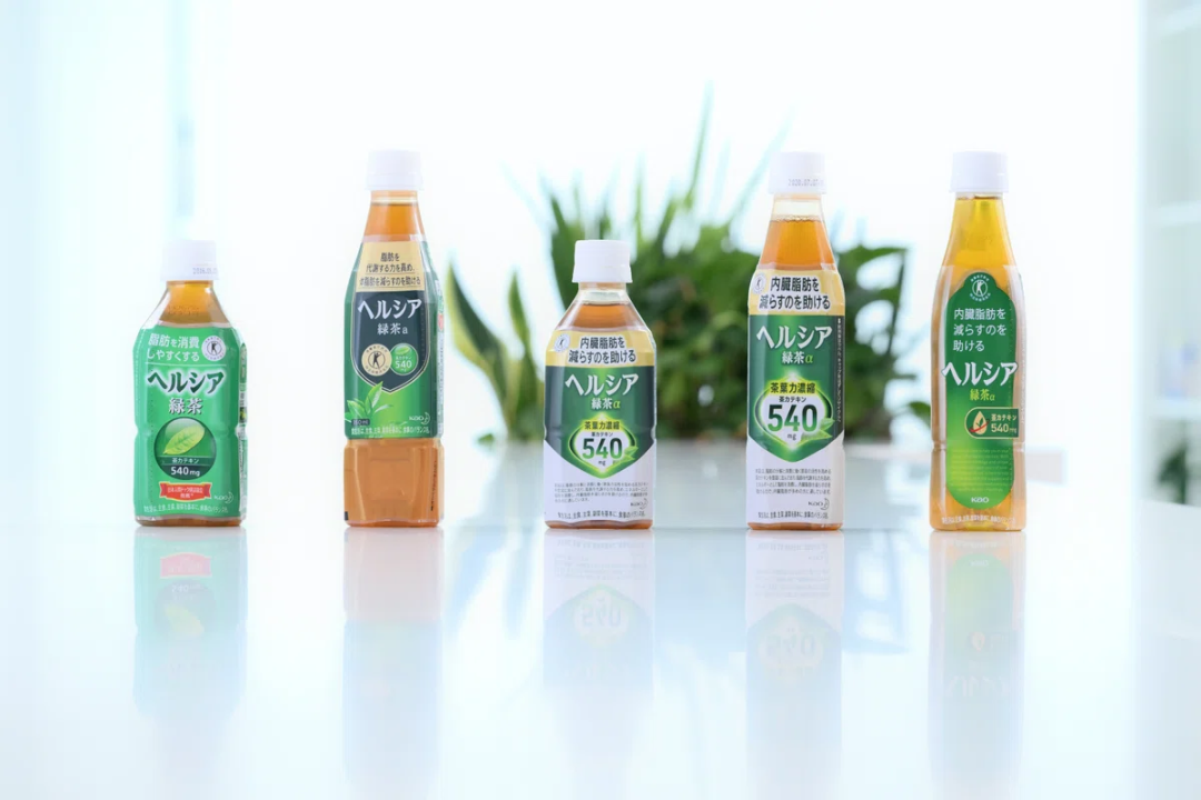 Healthia绿茶的历代产品，图源：花王官方