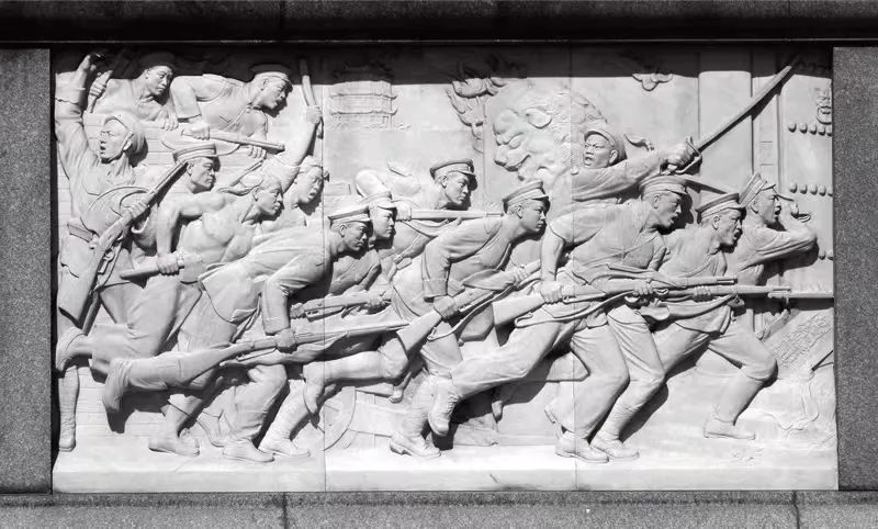 图为人民英雄纪念碑南侧浮雕(东)《武昌起义》