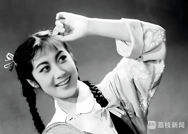 1999年,56岁的京剧表演艺术家黄孝慈凭借京剧《骆驼祥子》中的虎妞一