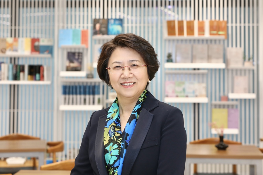 投教合作>正文>█主讲:语文特级教师王白云王白云,复旦大学附属中学