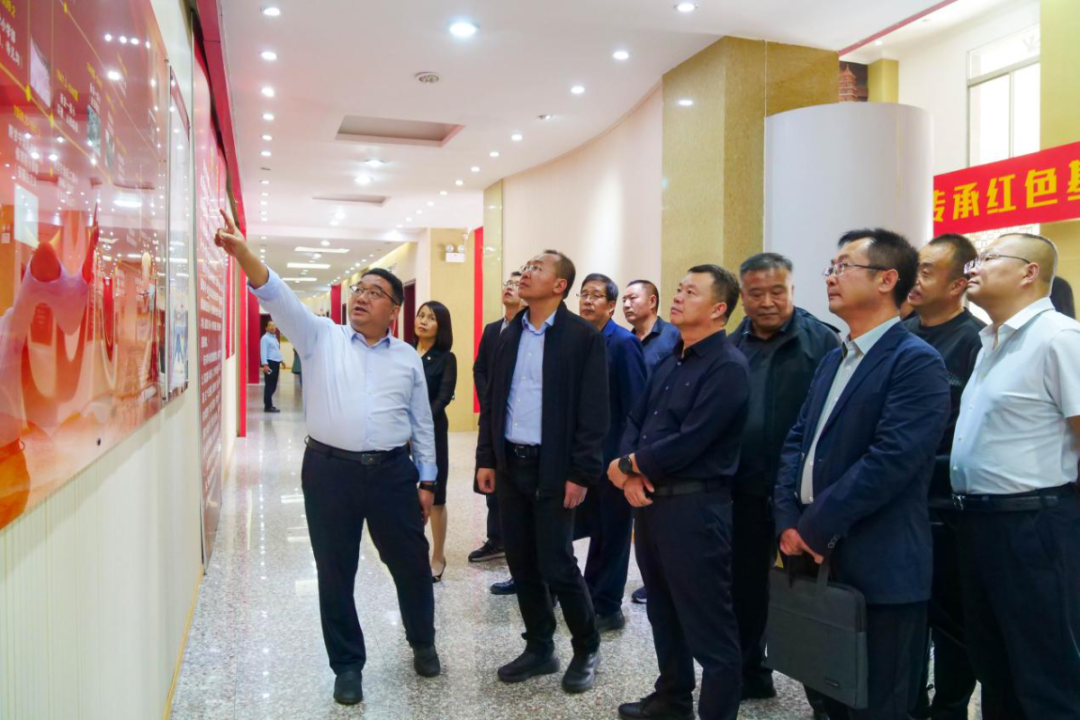 10月14日下午两点,由绥德县委常委,副县长苗立群,县教体局党组书记