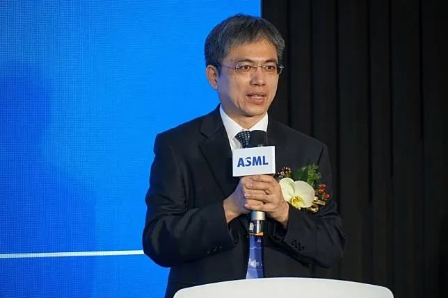 出席ASML活动的王英朗，2020年