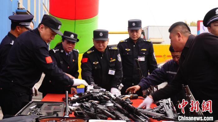 黑龙江:3508支各类非法枪支及仿真枪被销毁