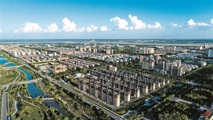 图为航拍的一师阿拉尔市一隅(摄于5月11日). 石继良 摄