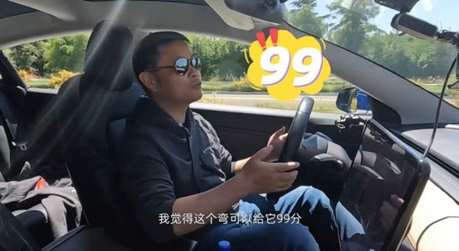 图源：何小鹏