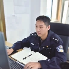     吕启航的工作照片。     受访者 供图