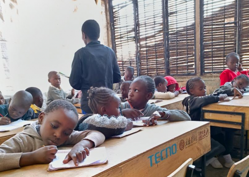 “非洲希望校园计划”助力改善贫困社区学习环境