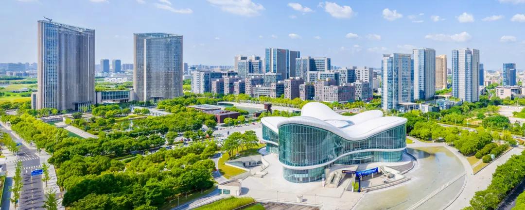 合富中国股价异常暴涨分析：230%涨幅背后的风险警示