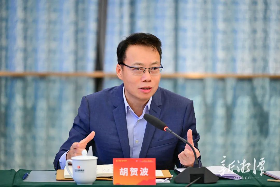 胡贺波讲话.(全媒体记者 方阳 摄)