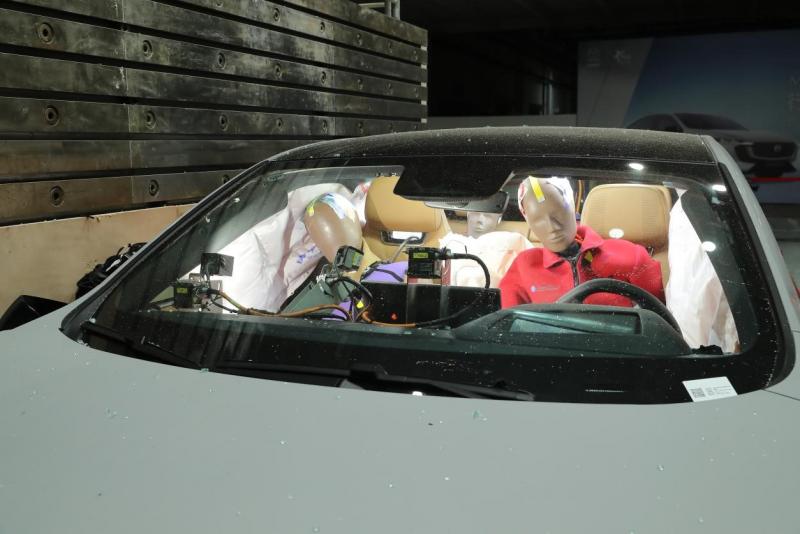 MAZDA EZ-6安全挑战拆车大揭秘