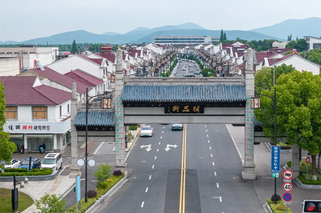 苏州高新区苏绣小镇绣品街.图片来源:苏州西部生态旅游度假区