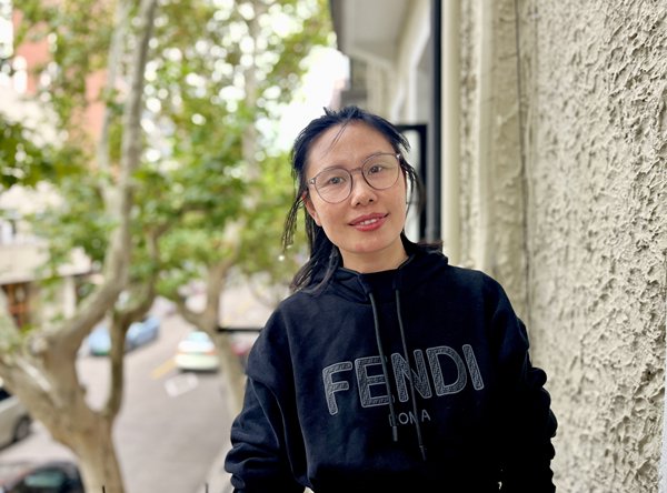 人物| 周慧:倔强让我与写作偶遇|周慧_新浪财经_新浪网