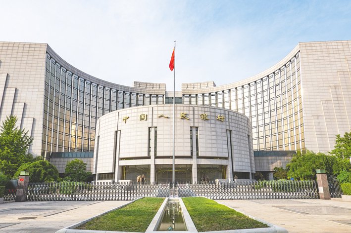 10月央行开展公开商场国债生意操作，全月净买入债券面值为2000亿元。图为央行大楼。 视觉中国图