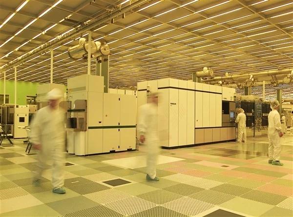 工时限制拖累半导体：韩国提议效仿台积电7×24轮班制